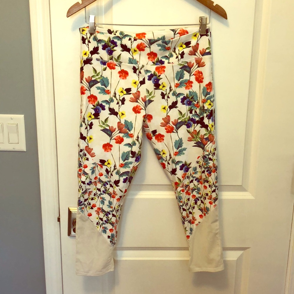 Fabletics floral crops